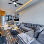 Квартира с дизайнерским ремонтом возле моря в районе Каргыджак