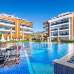 Стильная трехкомнатная квартира в районе Оба