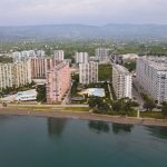 Квартира 2+1 с гардеробной комнатой в районе Томюк, Мерсин