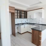 Квартира без мебели в 500 метрах от моря в Томюке