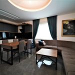 Меблированные апартаменты 2+1 всего в 50 метрах от моря в центре Аланьи